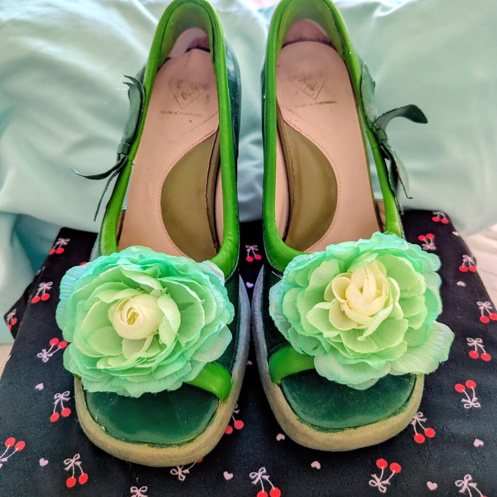 John Fluevog Vintage Green BEBE Heels Size 10.5 Refurbished DIY Heels